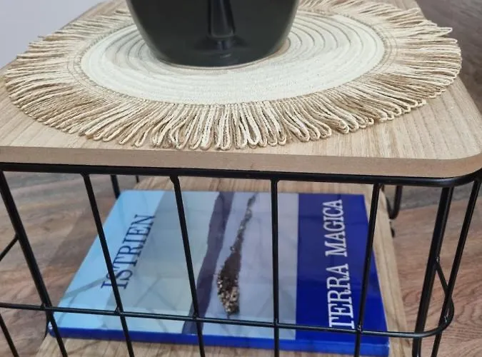 Apartment Retro Chic *