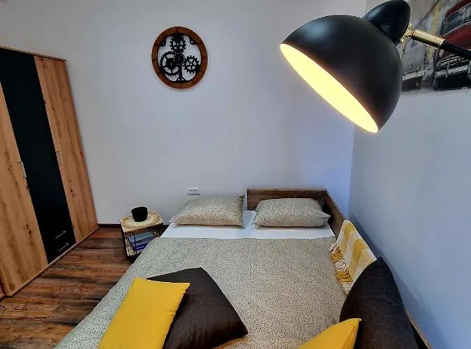 Retro Chic * Пула